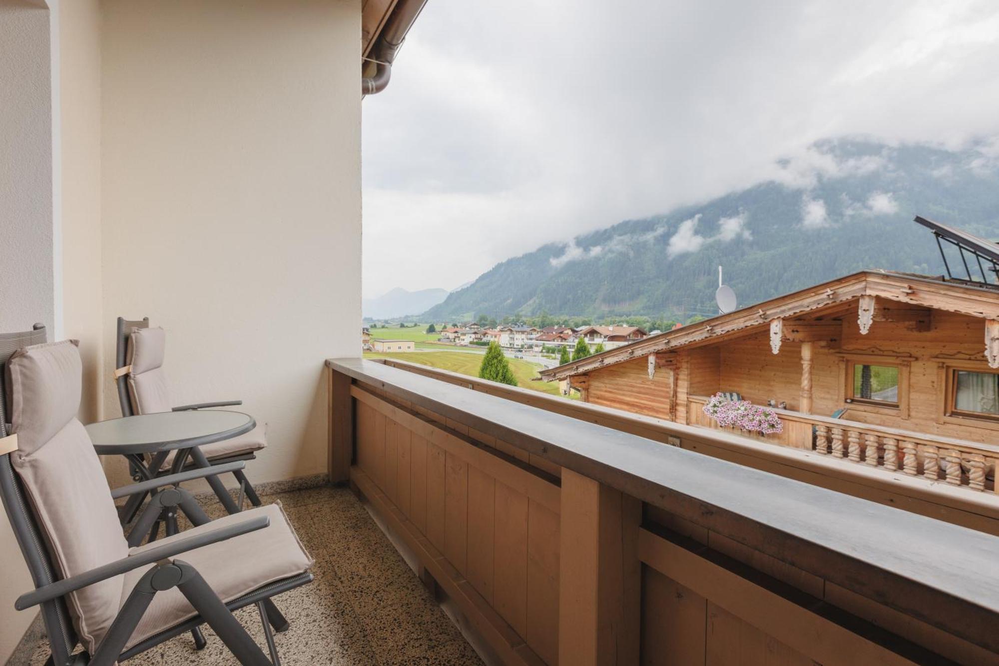 Hin&Weg Das Aparthotel Ried im Zillertal Bagian luar foto