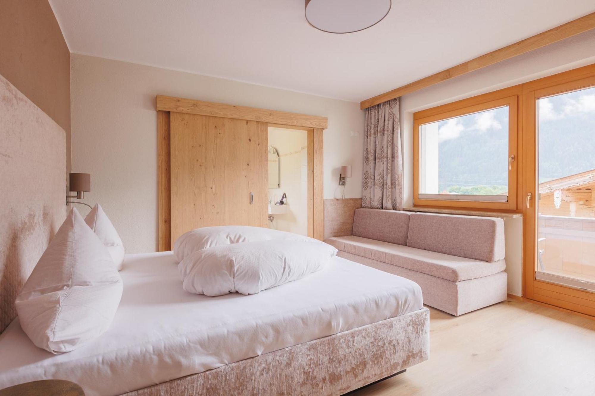 Hin&Weg Das Aparthotel Ried im Zillertal Bagian luar foto