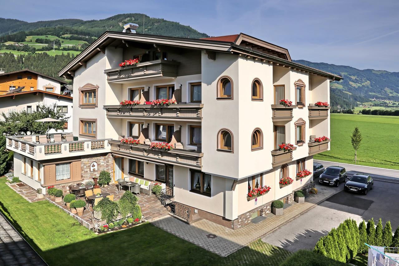 Hin&Weg Das Aparthotel Ried im Zillertal Bagian luar foto